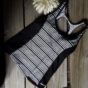 VGW-Nike black white stripe top